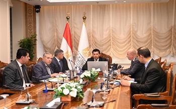 وزير الشباب والرياضة يعقد اجتماعاً مع المديريات لمناقشة خطط التطوير والتحول الرقمي