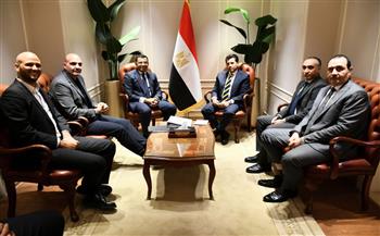 وزير الشباب يلتقي مجموعة من المتخصصين في التسويق الرياضي للاعبين