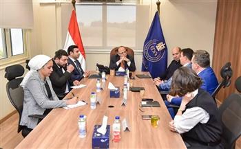 رئيس هيئة الدواء يبحث تعزيز إتاحة الأدوية المبتكرة في مصر