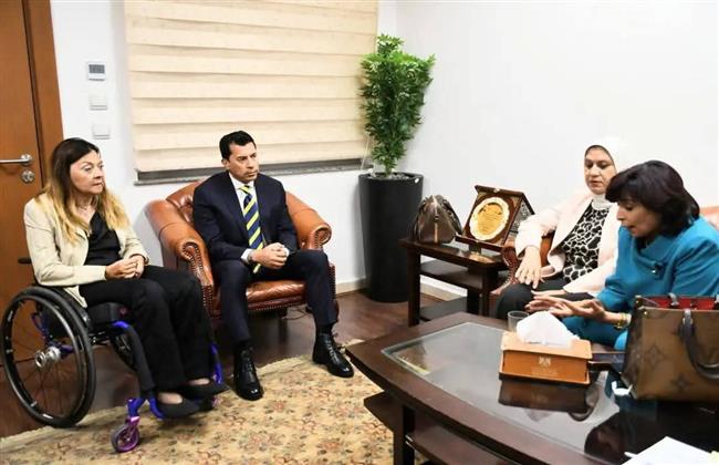 إيمان كريم تبحث مع وزير الشباب دمج احتفالية اليوم العالمي لذوي الإعاقة ضمن «قادرون باختلاف»