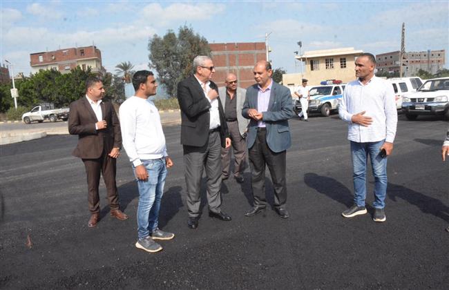 محافظ الغربية يتابع تركيب الإنترلوك بطريق مصرف الزهار بعد الانتهاء من طبقة الأسفلت