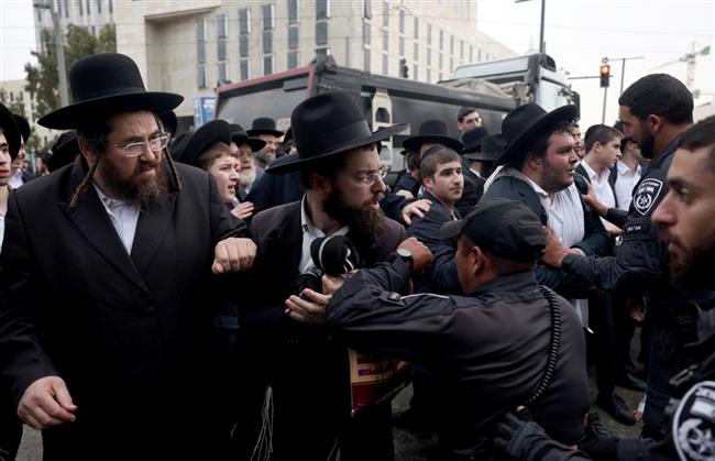 جدل في الكنيست حول مشروع قانون تجنيد الحريديم