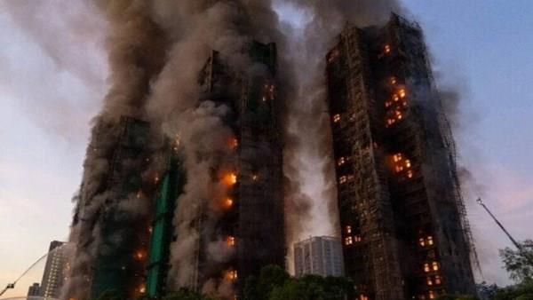 ارتفاع عدد ضحايا الحريق في المبنى السكني بهونج كونج إلى 128 قتيلا