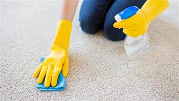 وداعا للبقع المزعجة.. وصفة منزلية فعالة وآمنة لتنظيف السجاد في دقائق