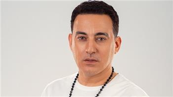 دياب يغير جلده بشخصية كوميدية في مسلسل "حجر واحد"