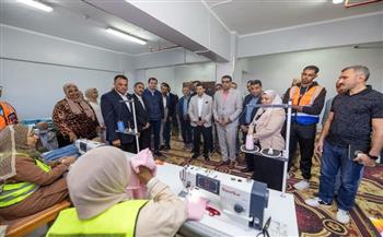 خلال جولة بـ الأقصر.. وزير الشباب والرياضة يفتتح ملعب البادل ومركز "المشغل" 