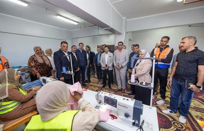 خلال جولة بـ الأقصر.. وزير الشباب والرياضة يفتتح ملعب البادل ومركز "المشغل" 