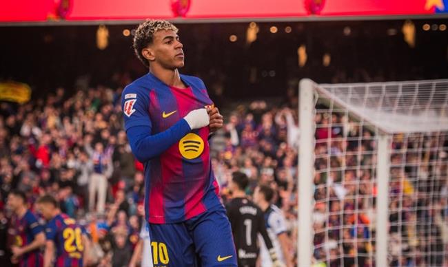 الدوري الإسباني.. برشلونة يفوز على ديبورتيفو ألافيس بثلاثية  