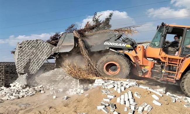 إزالة 10 حالات بناء عشوائي بدون ترخيص بأحياء الإسكندرية