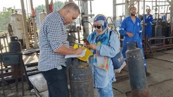 محافظة الجيزة تضبط مصنعًا لتعبئة البوتاجاز تلاعبَ في أوزان الأسطوانات