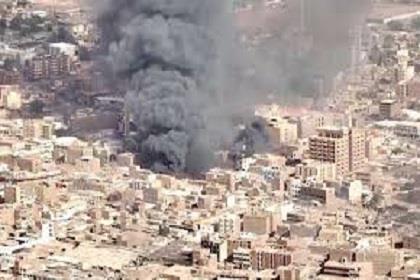 اشتداد المعارك يعزل أحياء الخرطوم ويعقّد وصول الإغاثة الإنسانية