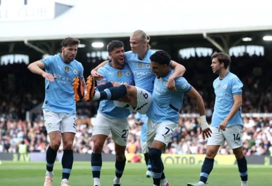 الدوري الإنجليزي.. تشكيل مانشستر سيتي ضد ليدز يونايتد 