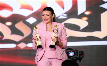 تكريم الإعلامية شريهان أبو الحسن كأفضل مذيعة منوعات عن برنامج "ست ستات" في ملتقى التميز