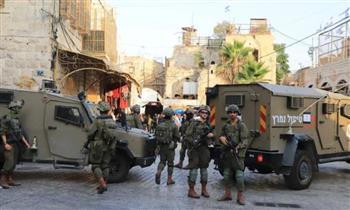 الاحتلال الإسرائيلي يعتقل 12 مواطنا قرب بلدة جبع شمال القدس المحتلة