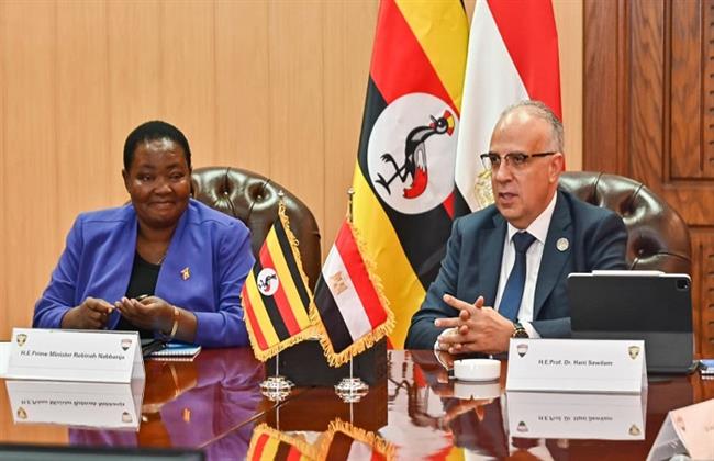 وزير الري يبحث مع رئيسة وزراء أوغندا سبل تعزيز التعاون في مجال المياه