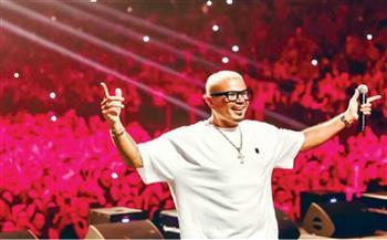 عمرو دياب يحتفي بالمتحف الكبير ويتصدر التريند