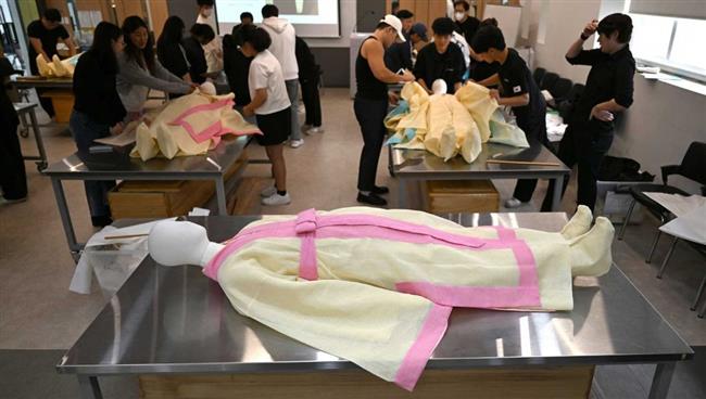 مع تزايد الشيخوخة والوحدة.. إقبال على العمل في دور الجنازات بكوريا الجنوبية