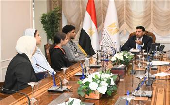 وزير الرياضة يلتقي أبطال القومي للموهبة والبطل الأولمبي لمناقشة استعداداتهم للبطولات