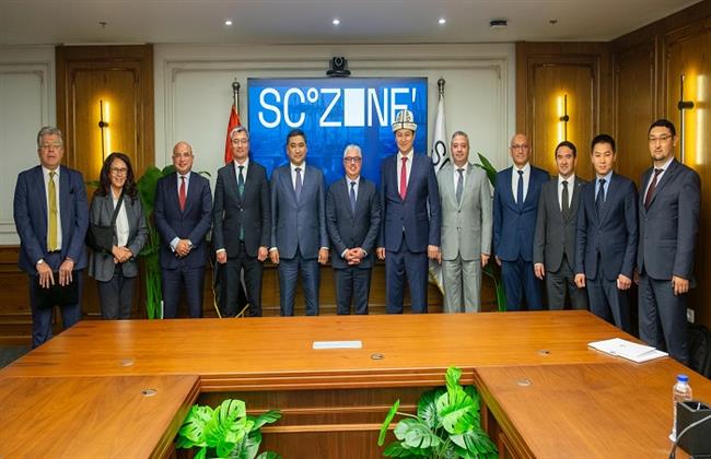 رئيس اقتصادية قناة السويس يبحث مع النائب الأول لرئيس الوزراء القرغيزي فرص التعاون المشترك