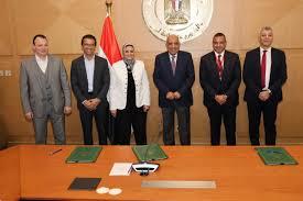 وزير الكهرباء يشهد توقيع اتفاقيات لإنشاء محطات طاقة شمسية وتخزين بطاريات بـ1200 ميجاوات