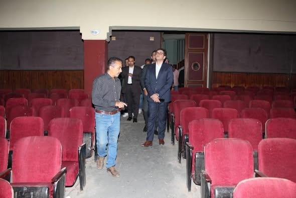 وزير الثقافة يتفقد «سينما ديانا» بوسط البلد ويوجه بتحويلها إلى سينما ومسرح