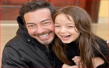 أحمد زاهر وابنته منى معًا لأول مرة في مسلسل «لعبة وقلبت جد»  