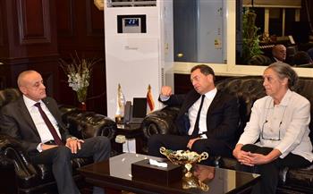 محافظ الأقصر يبحث مع السفير الفرنسي تعزيز التعاون المشترك