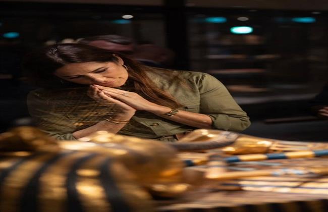 غرام وانبهار.. ماري دونالدسون ملكة الدنمارك في حضرة الملك الذهبي توت عنخ آمون 