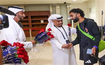 السوبر المصري.. استقبال حافل للأهلي بالورود في الإمارات