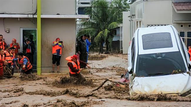 إندونيسيا تُشدد إجراءات مواجهة الكوارث بعد ارتفاع حصيلة ضحايا فيضانات سومطرة إلى 303 قتلى