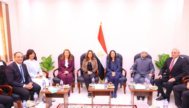 وزيرة التضامن تصل الغربية تمهيدًا لافتتاح مركز العزيمة لعلاج وتأهيل مرضى الإدمان 