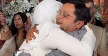 "أبو العروسة" محمد هنيدي يتصدر الترند...ومظاهرة حب لتهنئته ​