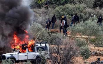 موسم الزيتون يتحول لساحة اعتداءات.. مستوطنون يهاجمون المزارعين الفلسطينيين