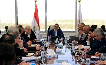 الخطيب يبحث مع رؤساء عدد من المجالس التصديرية سبل تعزيز الصادرات المصرية 