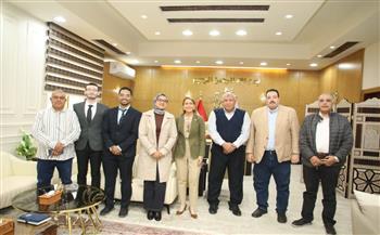 محافظ الوادي الجديد يبحث مع المدير الإقليمي لليونسكو سُبل تعزيز التعاون المشترك