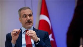 خلال زيارته لطهران.. وزير الخارجية التركي يعقد محادثات مع رئيس البرلمان الإيراني