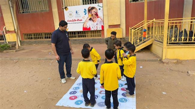 التضامن الاجتماعي: حملة  "خليك سند"  تواصل فعالياتها وتنفذ قافلتين بمنطقتي "أهالينا 2 وأرض الخيالة"