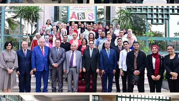 رئيس جامعة القاهرة يفتتح معرض "مسابقة فنون 9" بمشاركة 228 طالبا وطالبة
