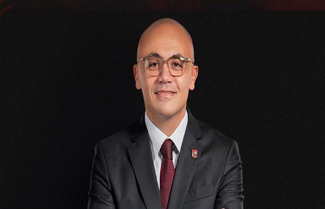 أحمد حسام عوض مسئولاً عن تطوير الحقوق التجارية لقطاع الكرة والنشاط الرياضي بالأهلي