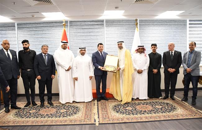 وزير الشباب يلتقي اعضاء ملتقي  الأدب والفكر العربي 