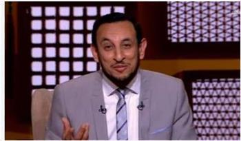 رمضان عبدالمعز: “تعلّموا التواضع من نبيكم.. من عرج إلى السماء وجلس يأكل على الأرض”