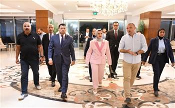 وزير الرياضة ووزيرة الشباب بالبحرين في جولة بنادي النادي بالعاصمة الإدارية  