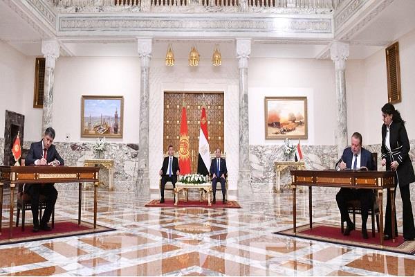 الرئيس السيسي: مصر ستستضيف مؤتمرًا دوليًا حول إعادة إعمار غزة نهاية نوفمبر الجاري