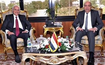 وزير الطيران المدني يستقبل رئيس مجموعة "كوبيلوزوس" اليونانية لمتابعة فرص التعاون والاستثمار 