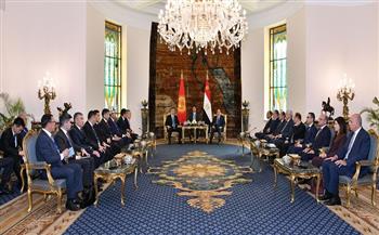 بالصور.. الرئيس السيسي يستقبل رئيس الجمهورية القرغيزية بقصر الاتحادية