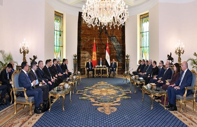 بالصور.. الرئيس السيسي يستقبل رئيس الجمهورية القرغيزية بقصر الاتحادية