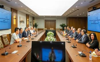 رئيس اقتصادية قناة السويس يشهد توقيع عقد مشروع بين السويدي و"شين مين للزجاج" لإنشاء مصنع متكامل داخل سخنة 360