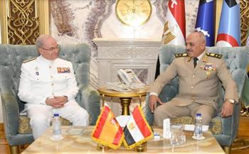 الفريق أحمد خليفة رئيس أركان حرب القوات المسلحة يلتقى رئيس أركان الدفاع الأسبانى