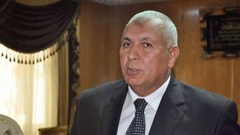 محافظ الوادي الجديد يبحث تخفيف ساعات العمل للعاملين بالتربية والتعليم من ذوي الهمم