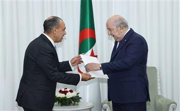 بتوجيهات من رئيس الجمهورية.. وزير الخارجية يلتقي الرئيس الجزائري 